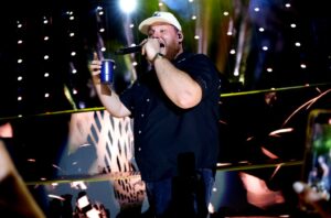 luke-combs-performs-2023-billboard-1548.jpg