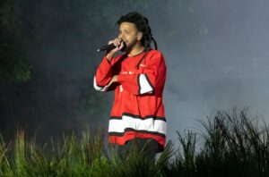 J. Cole'as groja neišleistas dainas, kuriose dalyvauja Kendrick dainoje „Neišvengiama“