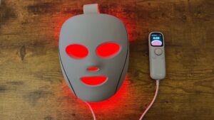 Shark LED veido kaukė keičia odos priežiūrą