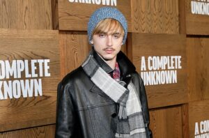 Timothée Chalamet kanalai Bob Dylan Blonde Pažiūrėkite į biografijos premjerą