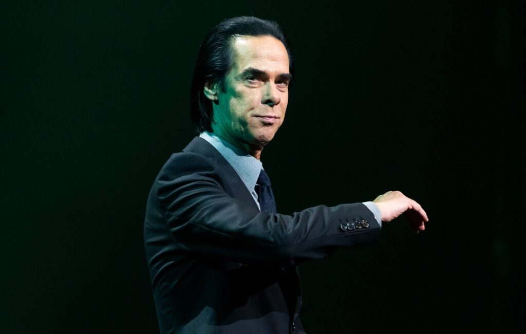 Nickas Cave'as atskleidžia norimą dainą jo laidotuvėse