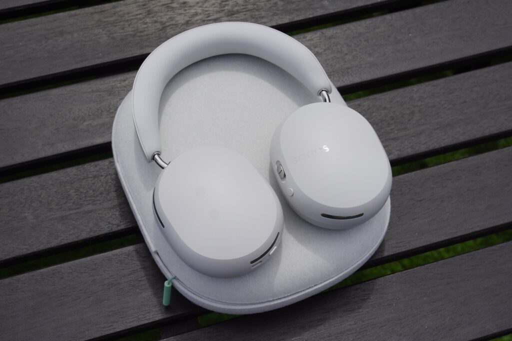 Susileiskite šią Valentino dieną naudodami didžiulę „Sonos Ace“ kainos mažinimą