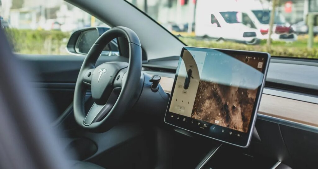 „LiveOne Posts“ Q4 2024 Pajamos DKI