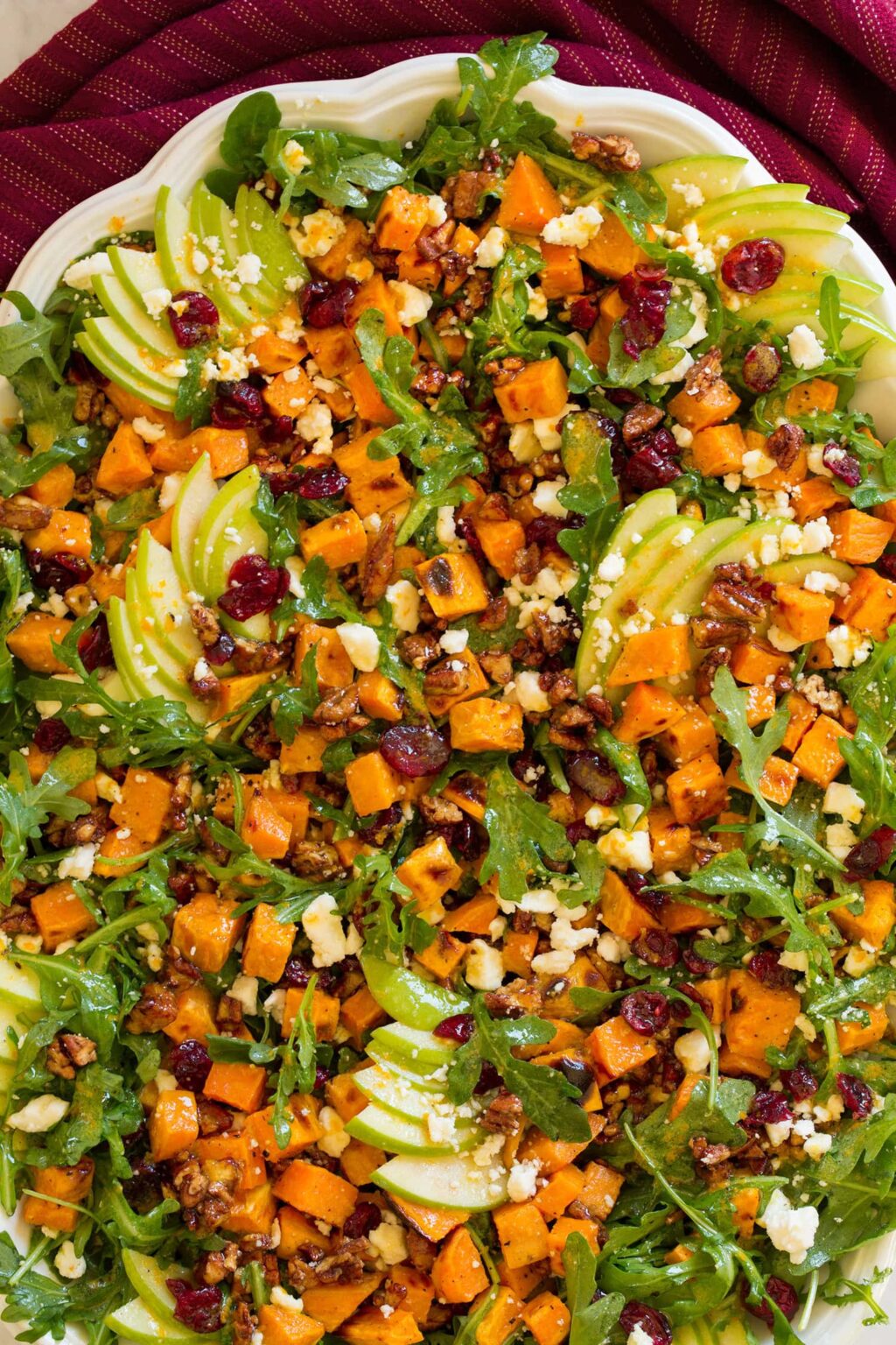 Saldžiųjų bulvių salotos – madingas gaminimas