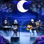 Phoebe Bridgers filme „Fallon“ vaidina „Lost Boys“ versijas.